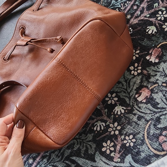 Madewell Lafayette Leather Bucket Bag in English saddle leather - Picture 7 of 11